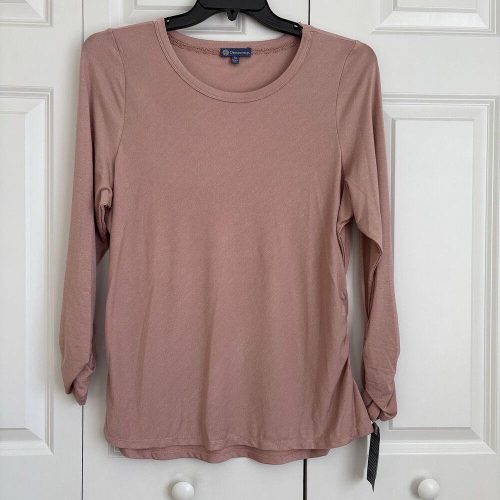 Democracy Women's Top Size 1X/2X Crew Neck Long Sleeve Ruched sides and sleeve